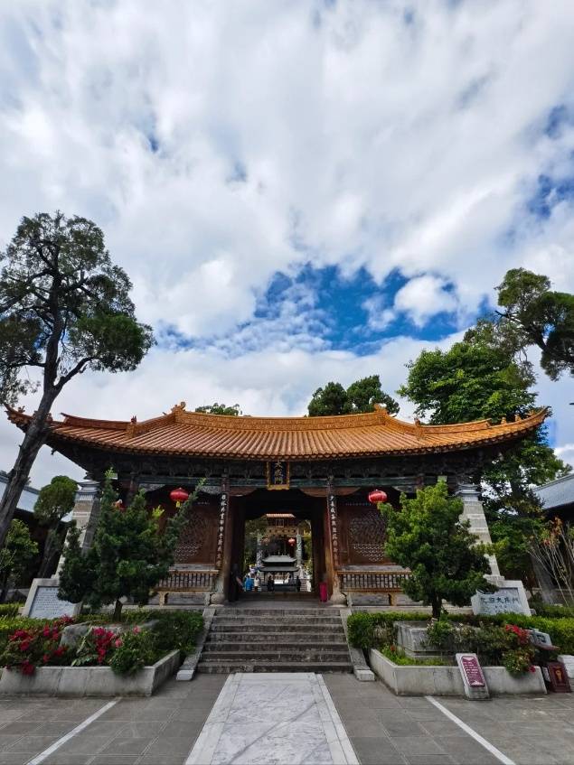 夏季云南带娃旅游8日7夜报价多少？昆明环线八日游最佳路线！